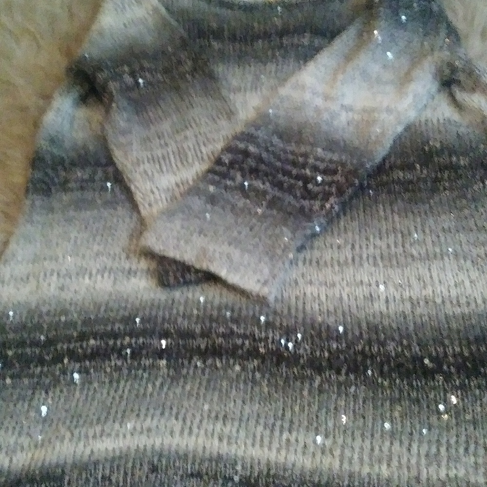 Sweater - Picture 2 of 3